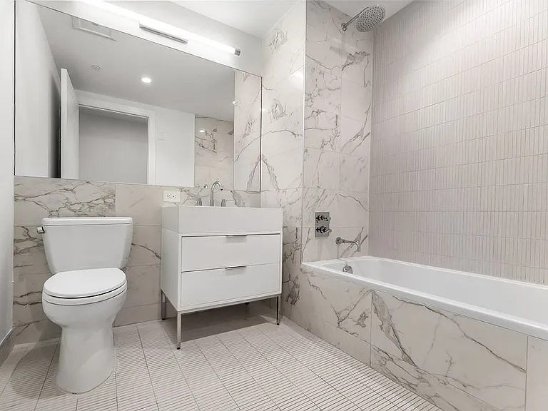 372 9th Luxury Rentals — Photo 39