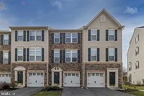 1644 Oakridge Ln