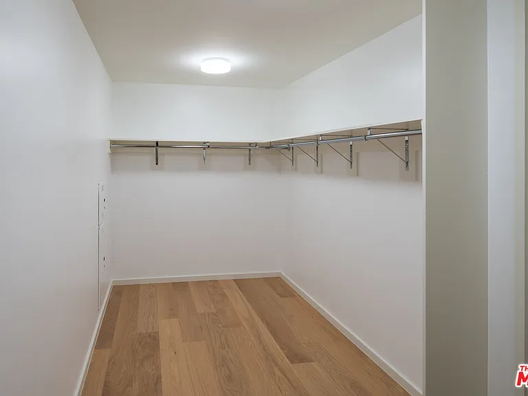 889 Francisco St — Photo 19