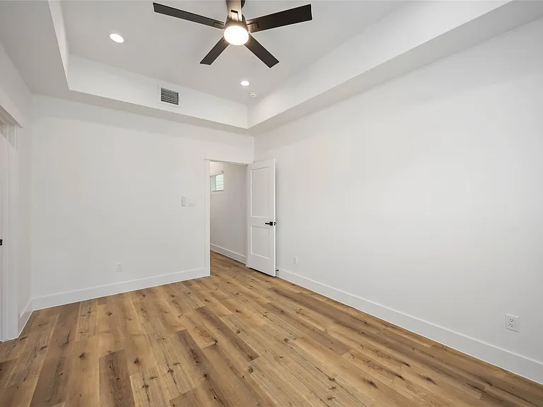 8013 Cora St #B — Photo 12