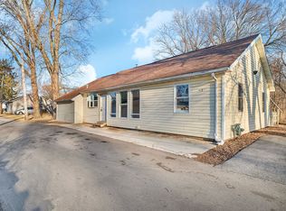 2021 Post St, Ottawa, IL 61350