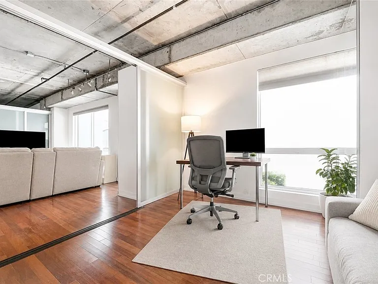645 W 9th St #314 — Photo 6