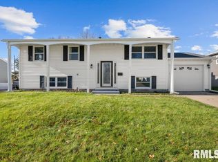 3430 Oakwood Dr, Bettendorf, IA 52722