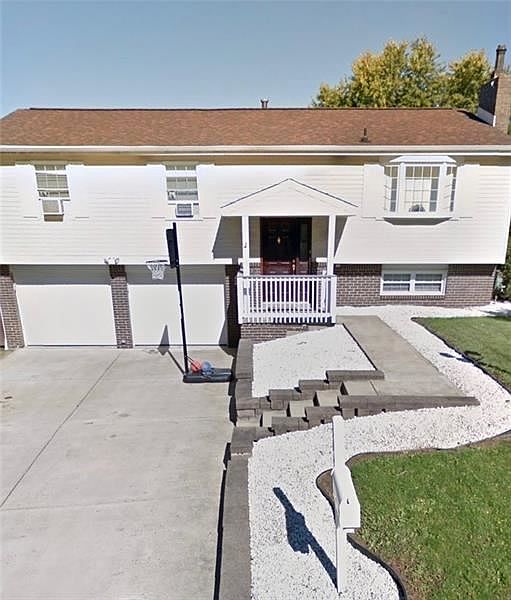 1st image of 304 Boyce Park Dr