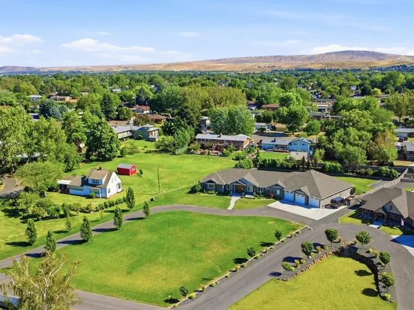 903 W 22nd Pl, Kennewick, WA 99337