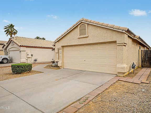 3rd image of 1111 W KINGBIRD Drive