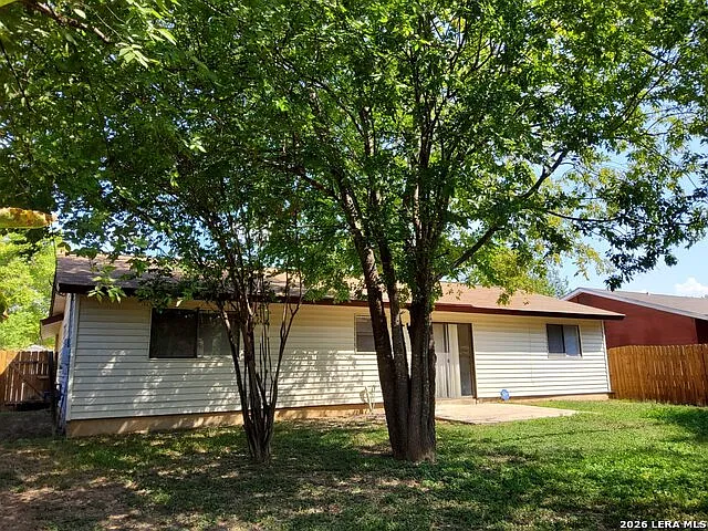 3 bed, 2.0 bath, 1197 sqft, $1,400 — Photo 3