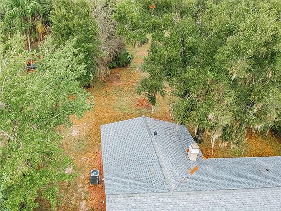 4th image of 1009 E Howry Ave