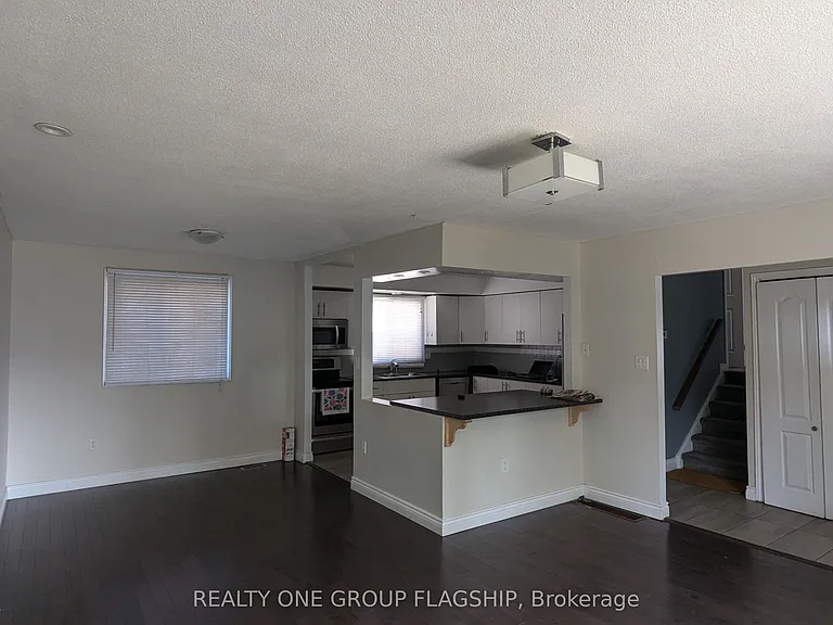 7 Greening Ave #UPPER — Photo 6