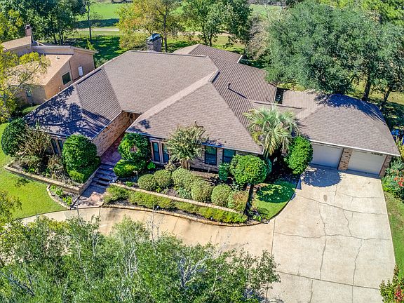 2nd image of 305 Muirfield Dr