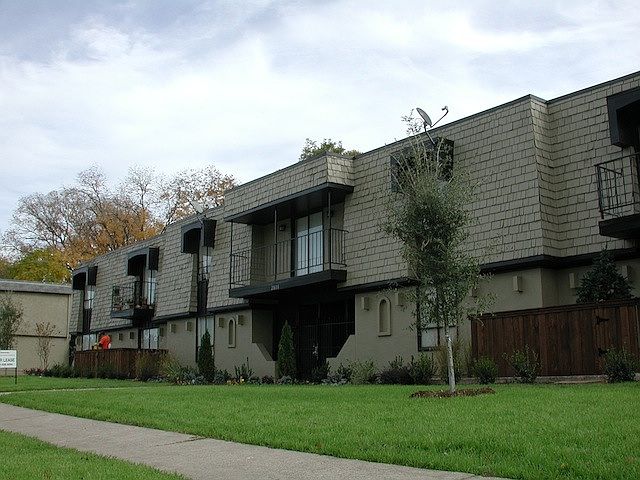 1st image of 2816 Throckmorton St APT 9