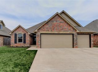 12117 SW 17th St, Yukon, OK 73099