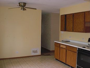 4th image of 1031 Shady Lane Ct