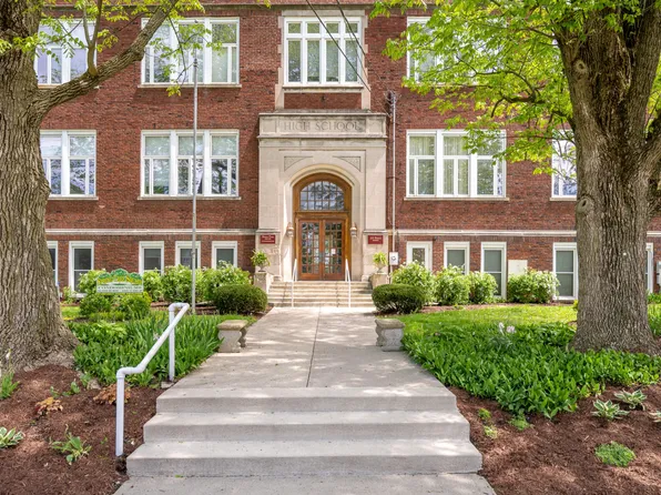 111 S Spring St APT G3, Greencastle, IN 46135