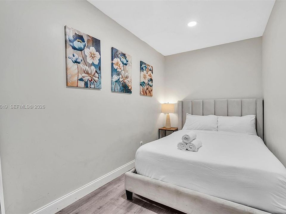 1st image of 10002 E Bay Harbor Dr APT 7
