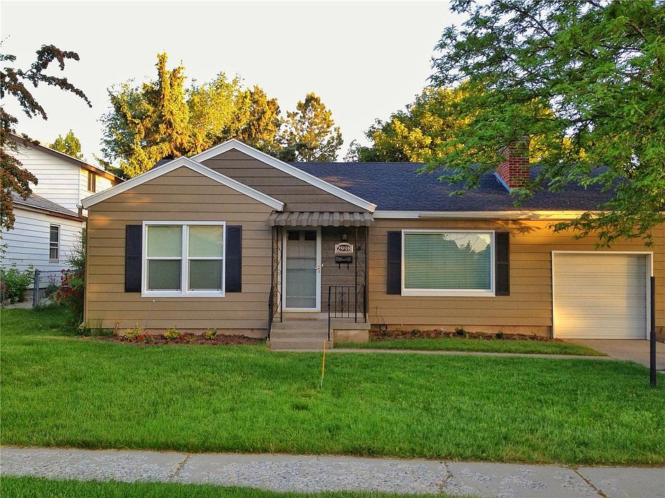 2nd image of 2998 E Louise Ave