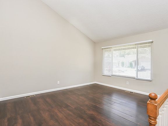 5th image of 1690 Woodman Dr