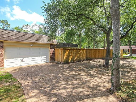 5th image of 3721 Manor Ln