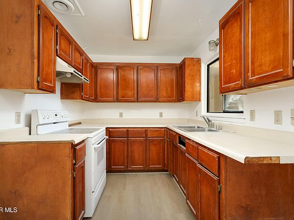 4th image of 1109 W Lumber St