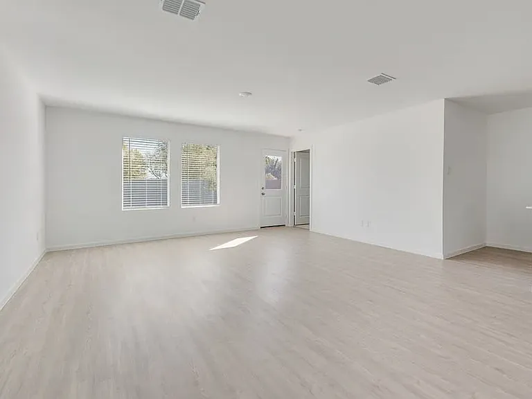 10025 Southwest Dr — Photo 6