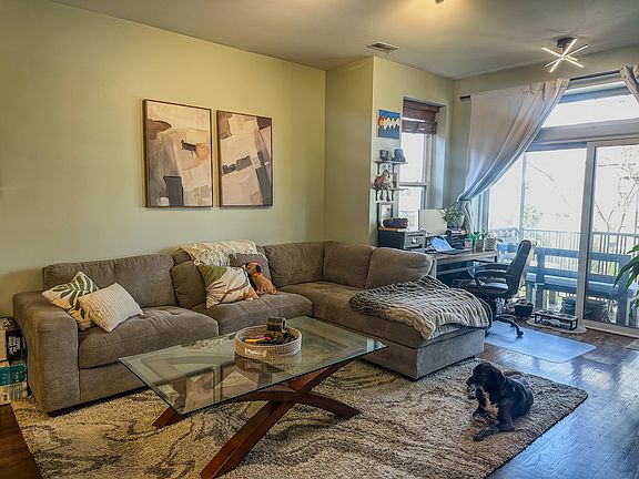 2nd image of 1439 W Addison St #2