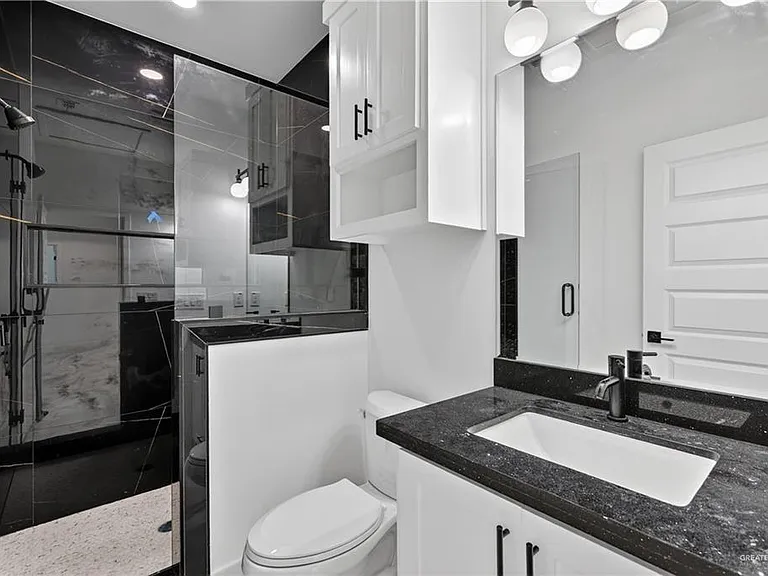 12504 N 39th St #1 — Photo 12