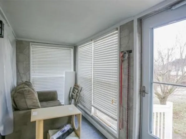 318 Lake St, De Soto, MO 63020