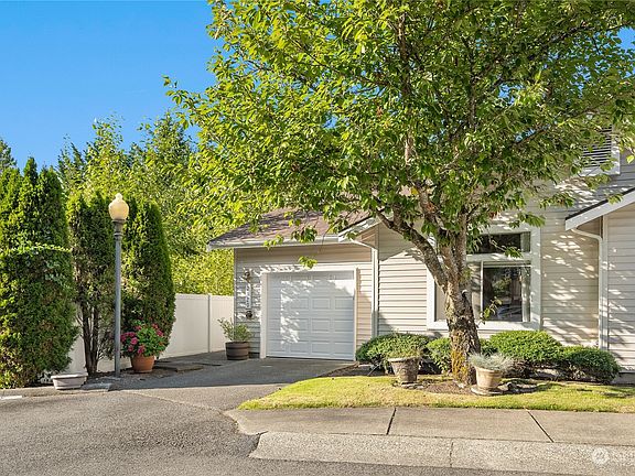 3rd image of 2120 NW Pacific Elm Drive #2120