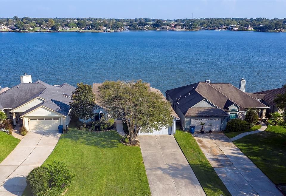 1st image of 12676 Pelican Blvd