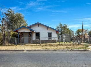 1204 Galveston St, Plainview, TX 79072