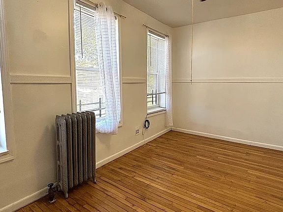3rd image of 560 Elton St #2