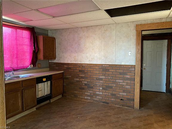 5th image of 2999 E 61st St