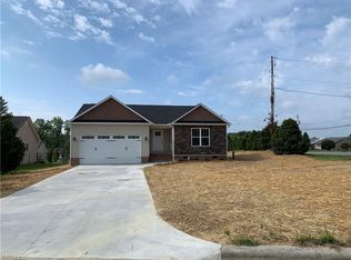 3 Emily Ct, Thomasville, NC 27360