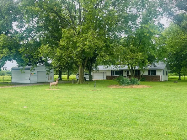 601 South St #A, Vernon, IL 62892