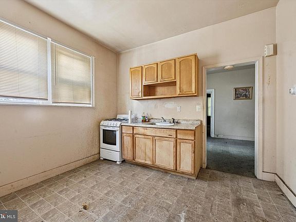 5th image of 6543 Greenway Ave