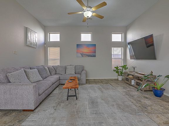4th image of 9527 Calle Chamisa NW