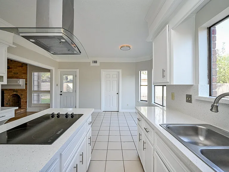 12011 Autumn Creek Dr — Photo 13