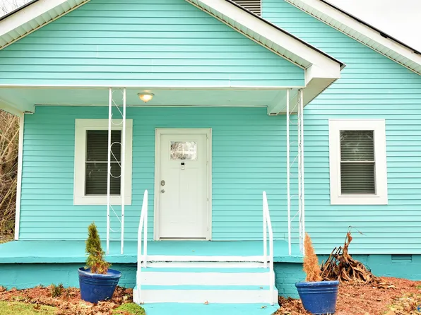 2404 Elm St, Guntersville, AL 35976