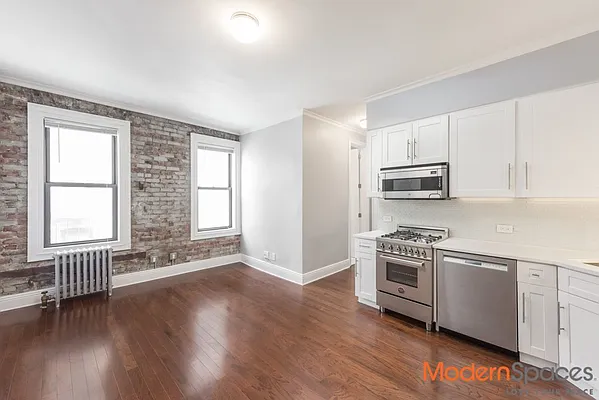 Sold by Modern Spaces | media 9