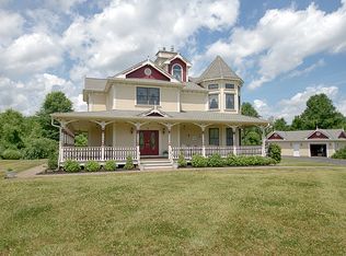 2 Terhune Ct, Franklin Park, NJ 08823