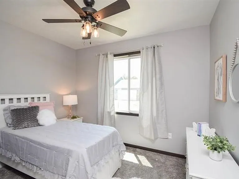 416 E Cairos Pl — Photo 10