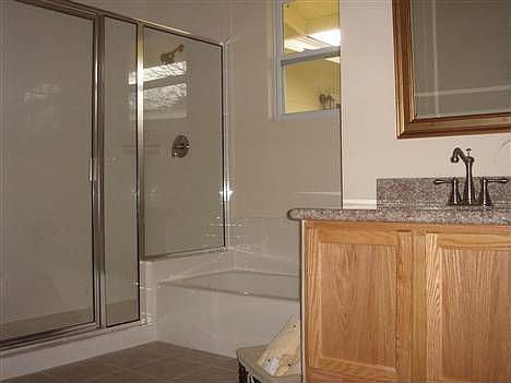4th image of 1404 Corona Dr