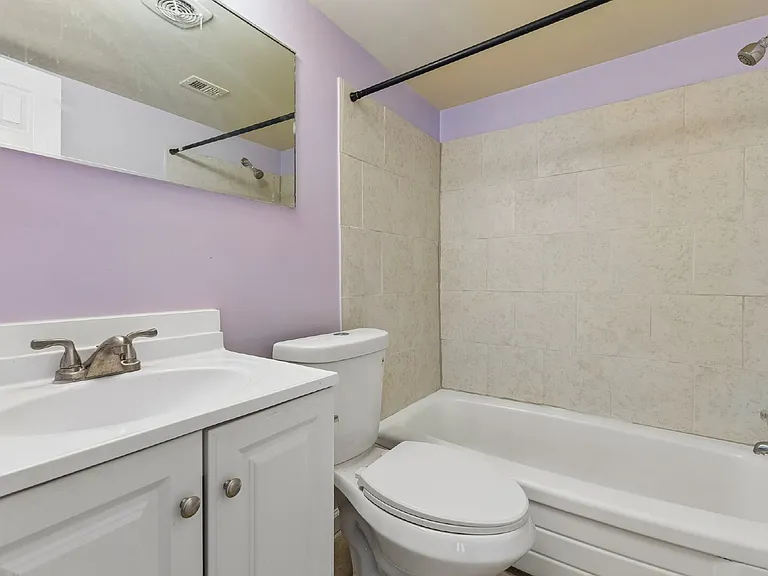 4901 Americana Dr — Photo 17