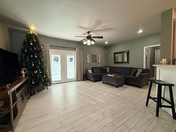 2nd image of 102 Timberland Rd