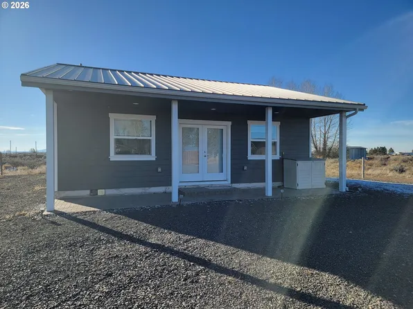 58098 N Maple Circle Rd, Christmas Valley, OR 97641