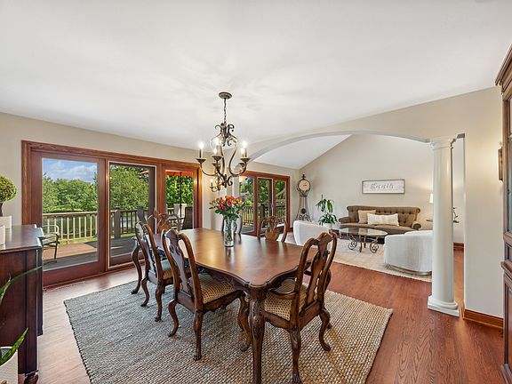 4th image of 8 Harvard Ln