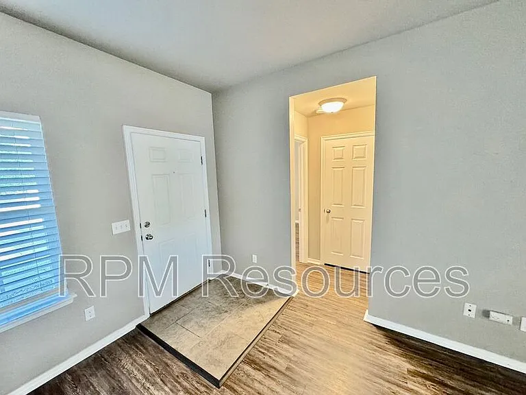 2920 Cider Mill Ln — Photo 7