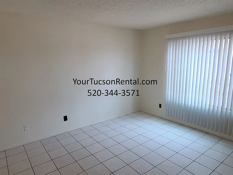 1664 W Park Wood Ln — Photo 16