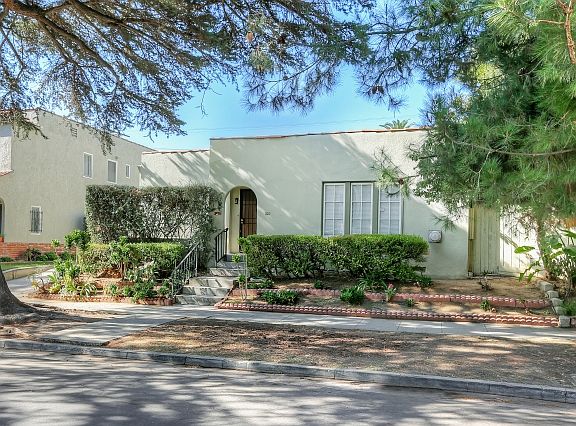 2nd image of 527 N Windsor Blvd