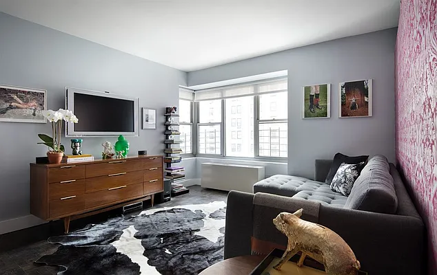 Sold by Corcoran | media 29